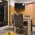 Appartement Exklusive Moderne 2 Zi. In Ruhiger Lage