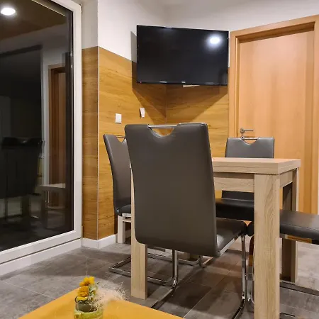 Appartamento Exklusive Moderne 2 Zi. In Ruhiger Lage