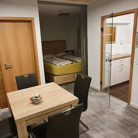 Exklusive Moderne 2 Zi. In Ruhiger Lage Appartamento