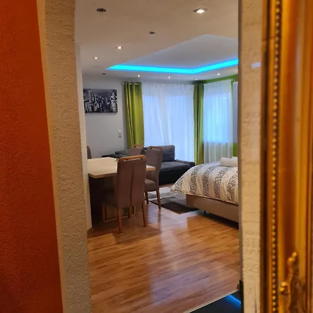 Exklusive Moderne 2 Zi. In Ruhiger Lage