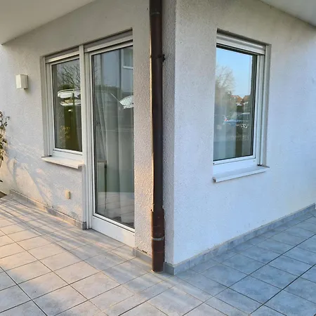 Exklusive Moderne 2 Zi. In Ruhiger Lage Appartement