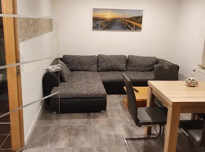 아파트 Exklusive Moderne 2 Zi. In Ruhiger Lage *