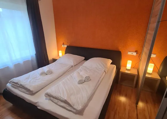 아파트 Exklusive Moderne 2 Zi. In Ruhiger Lage