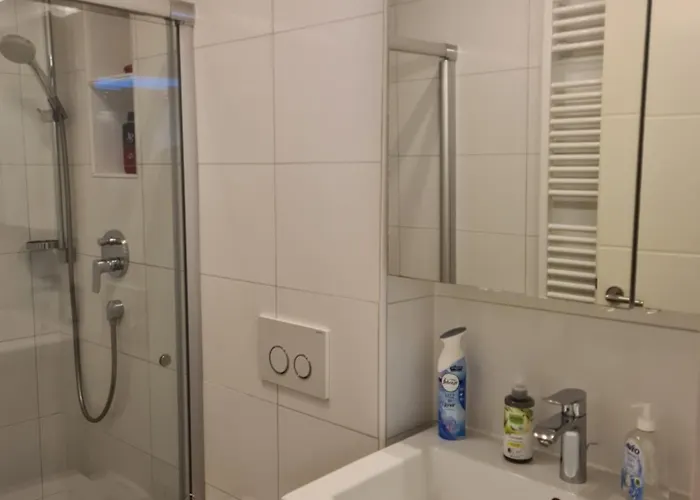 Exklusive Moderne 2 Zi. In Ruhiger Lage 아파트 *