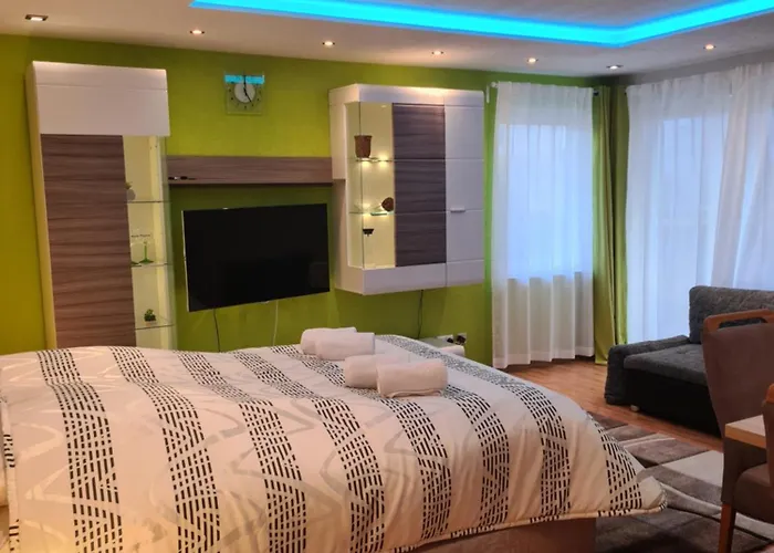 아파트 Exklusive Moderne 2 Zi. In Ruhiger Lage